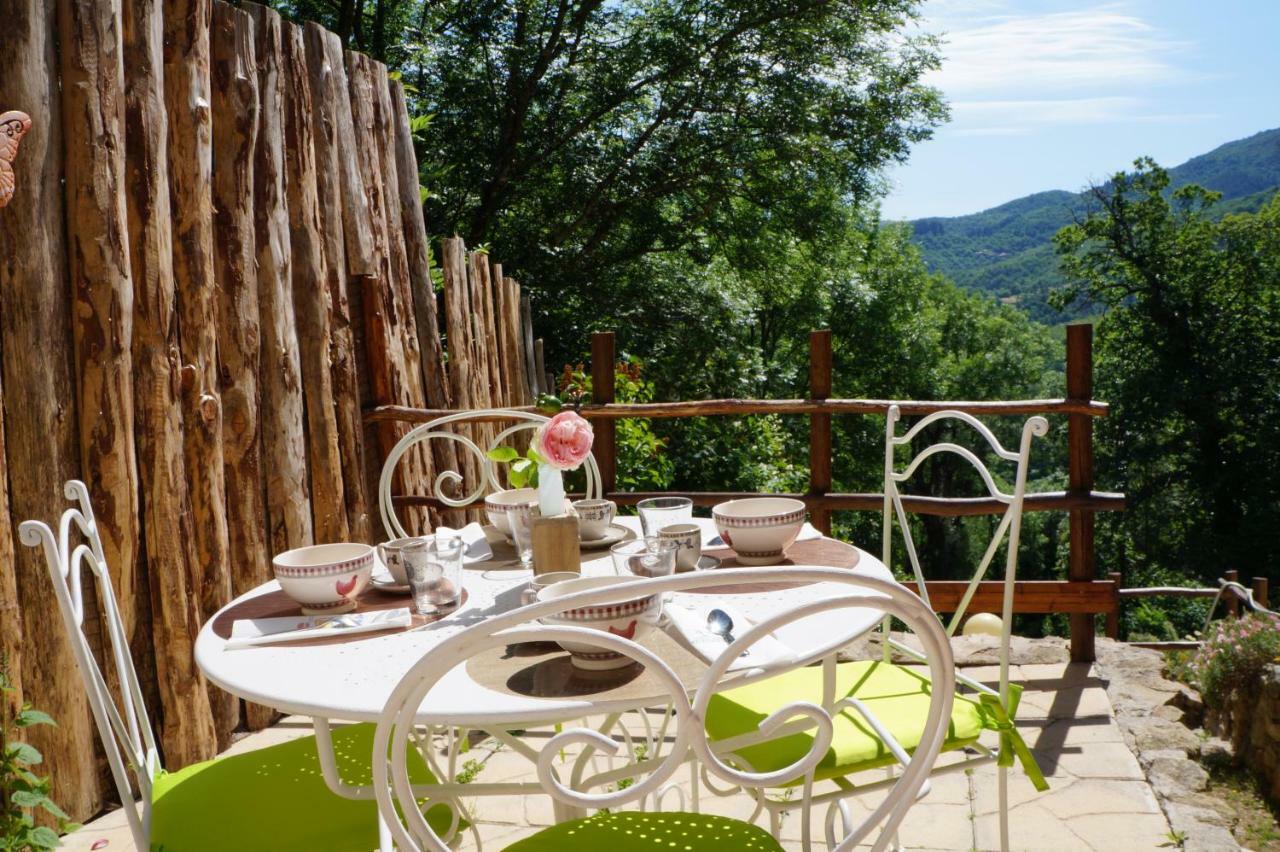 Gîte **** le refuge des fées Saint-Julien-du-Gua Extérieur photo