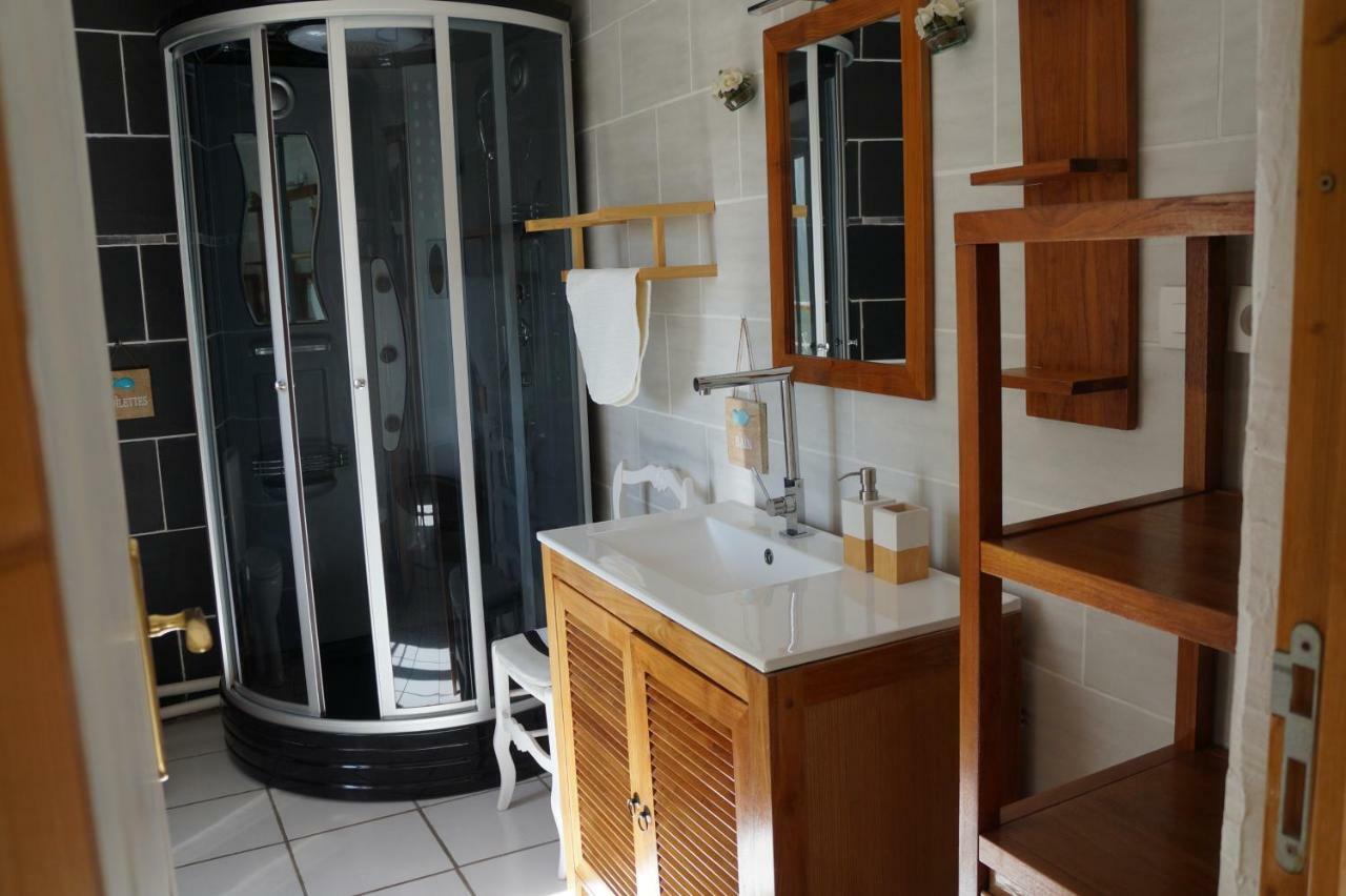 Gîte **** le refuge des fées Saint-Julien-du-Gua Extérieur photo