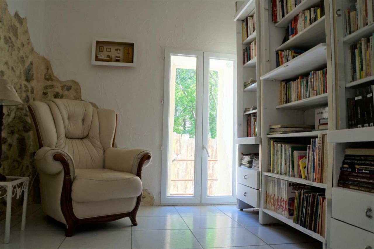 Gîte **** le refuge des fées Saint-Julien-du-Gua Extérieur photo